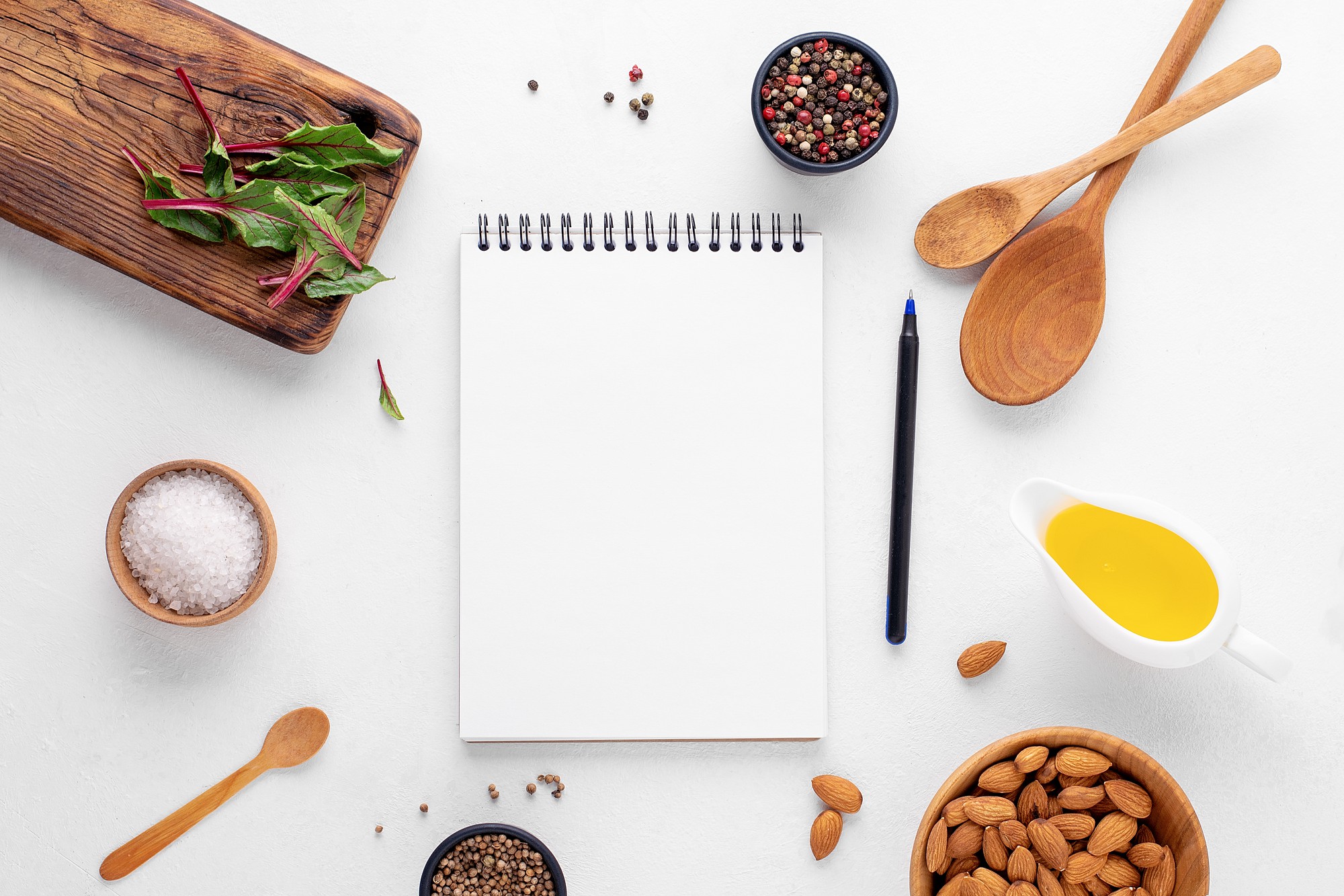 Notepad with meal plan and pen